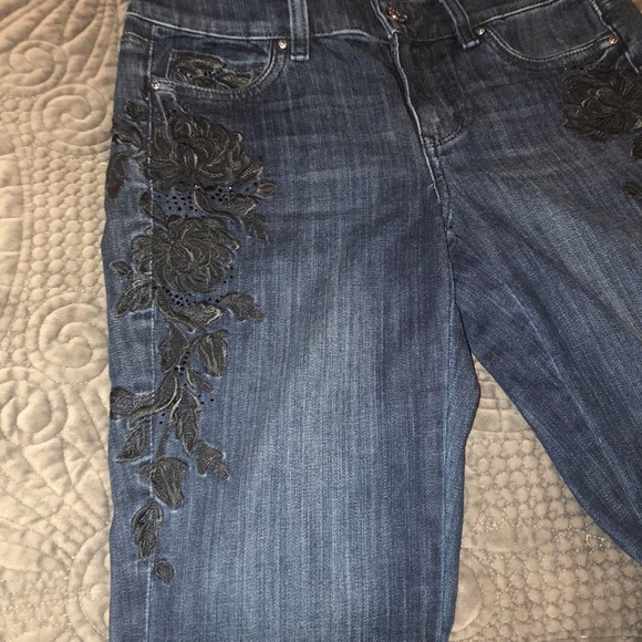 WHBM APPLIQUÉ JEANS - Picture 3 of 11